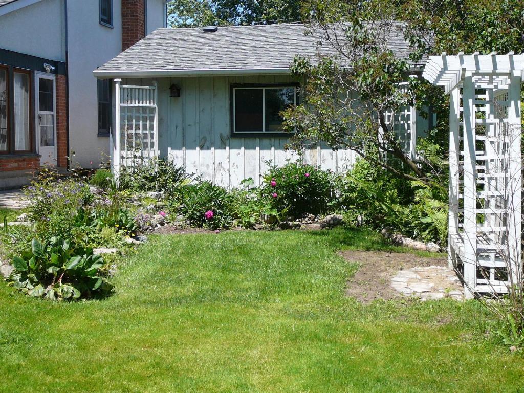 Gables Bed & Breakfast Bed & Breakfast Stayner